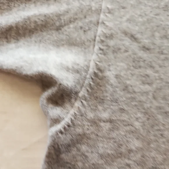 NWT Vince Gray Cashmere Sweater - Picture 6 of 10